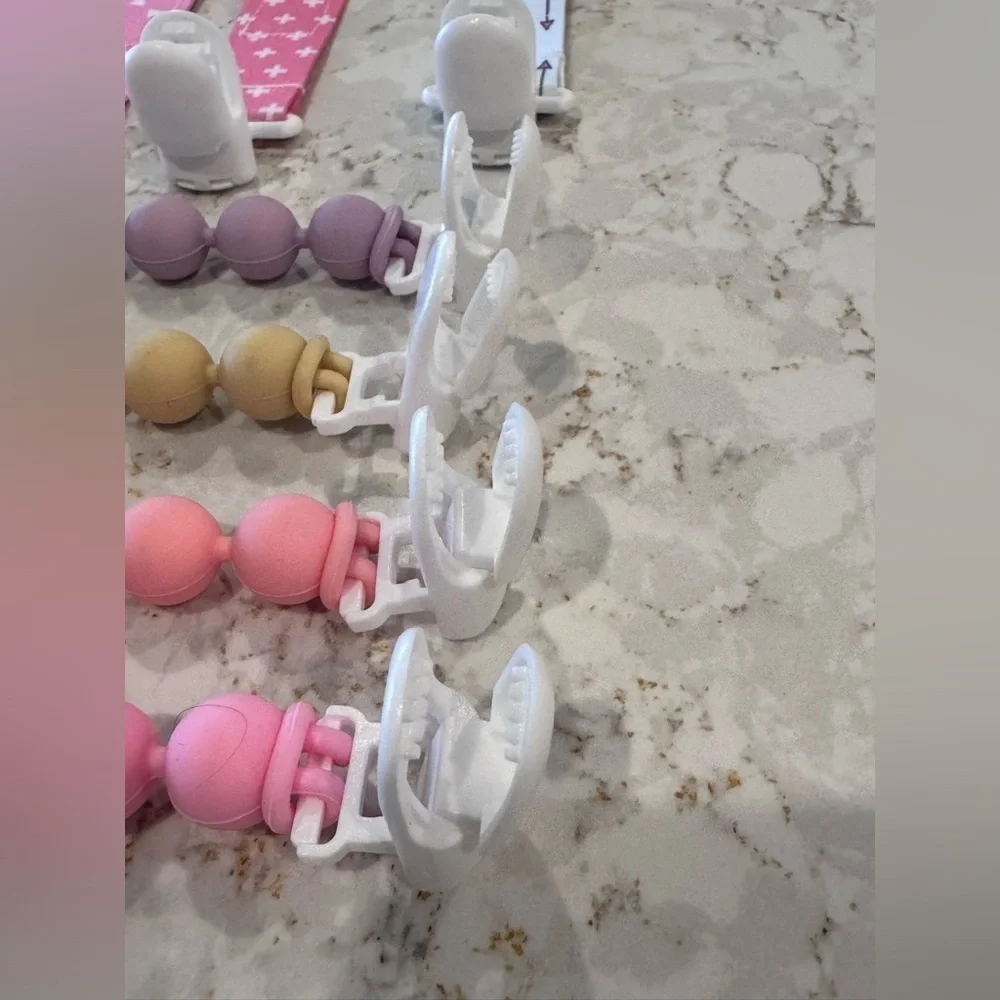 Pack of 8 Pacifier Clips - pink Purple Pacifier Clips Set